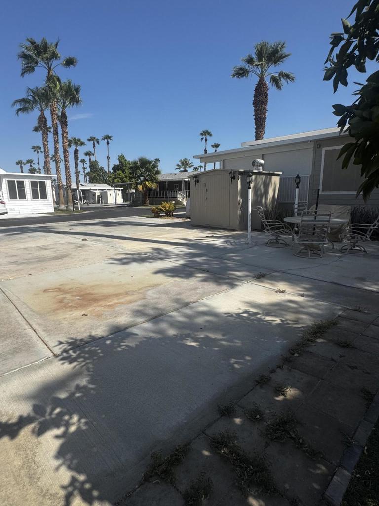 84136 Avenue 44 141