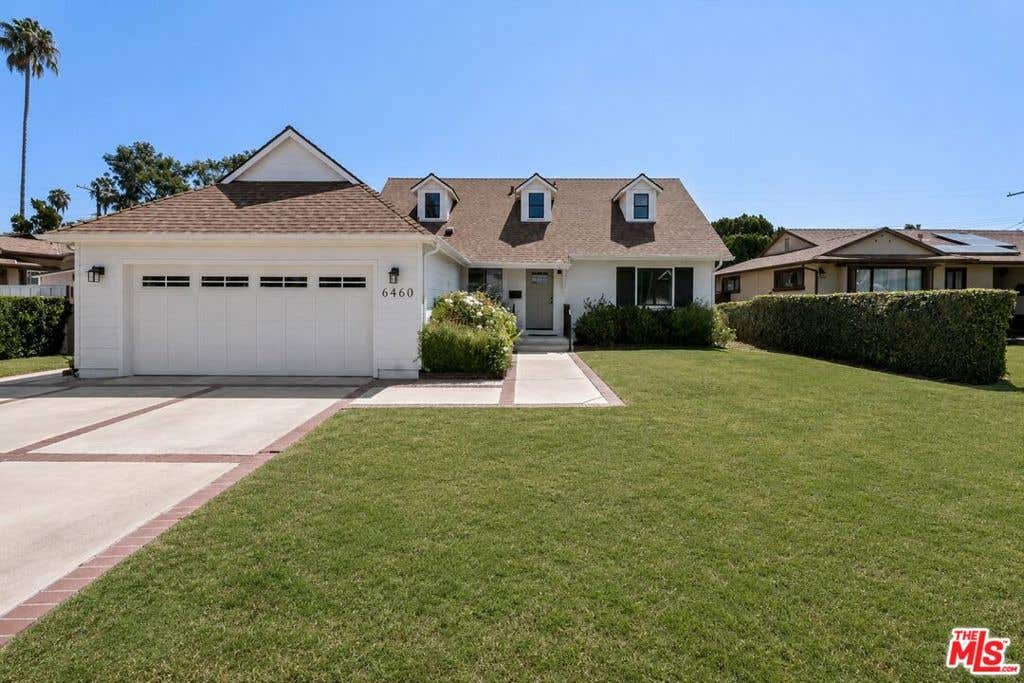 Photo of 6460 Penfield Avenue, Los Angeles, CA 91367 (MLS # 26869603)