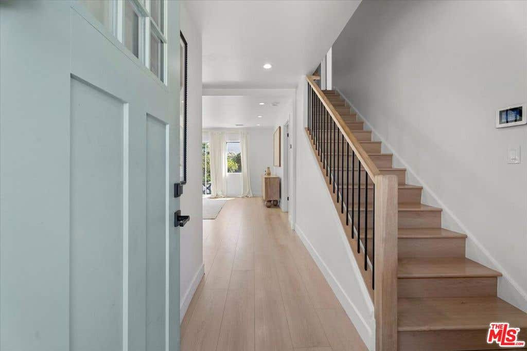 Photo of 6460 Penfield Avenue, Los Angeles, CA 91367 (MLS # 26869603)
