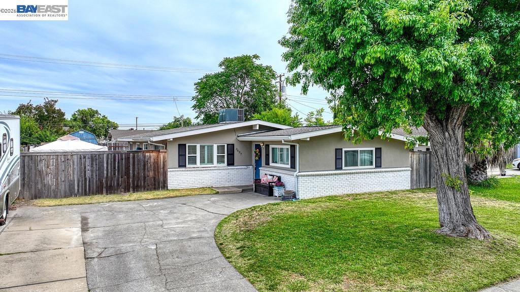 3637 Centinella Drive