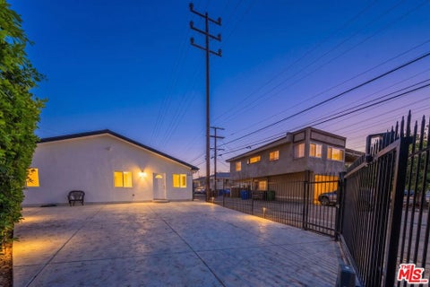 Photo of 5837 N Cartwright Avenue, North Hollywood, CA 91601 (MLS # 26854481)