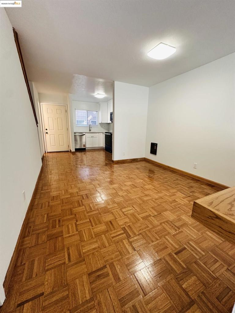 THE VINTNER - Residential