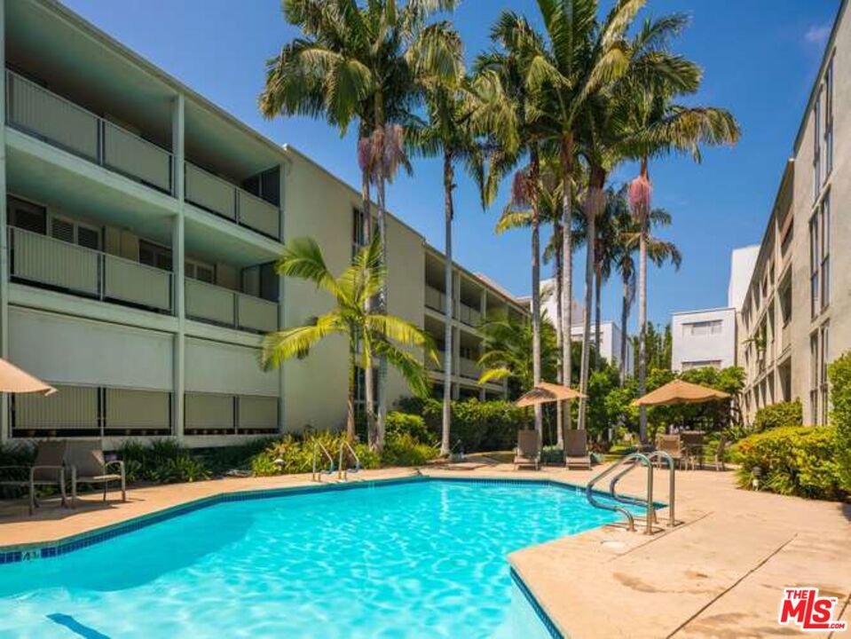 850 N Kings Road 205