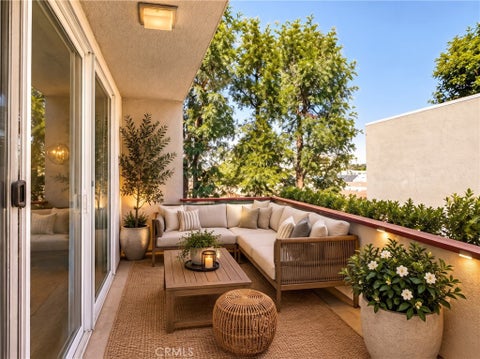 Tiny photo for 4915 Tyrone AVE #325, Sherman Oaks, CA 91423 (MLS # SR26225627)