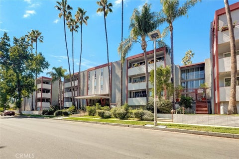Tiny photo for 4915 Tyrone AVE #325, Sherman Oaks, CA 91423 (MLS # SR26225627)
