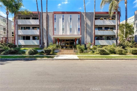 Tiny photo for 4915 Tyrone AVE #325, Sherman Oaks, CA 91423 (MLS # SR26225627)