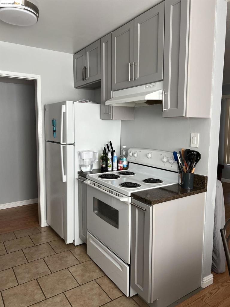 ELMWOOD - Residential Lease