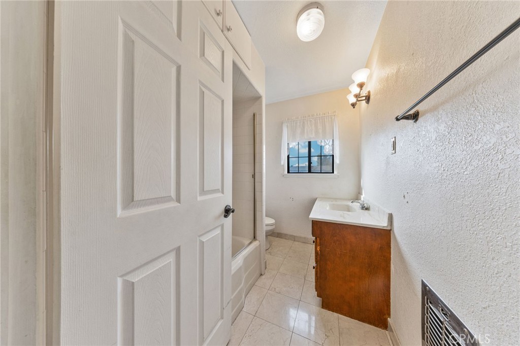 TR 715 LOT 32 - Residential