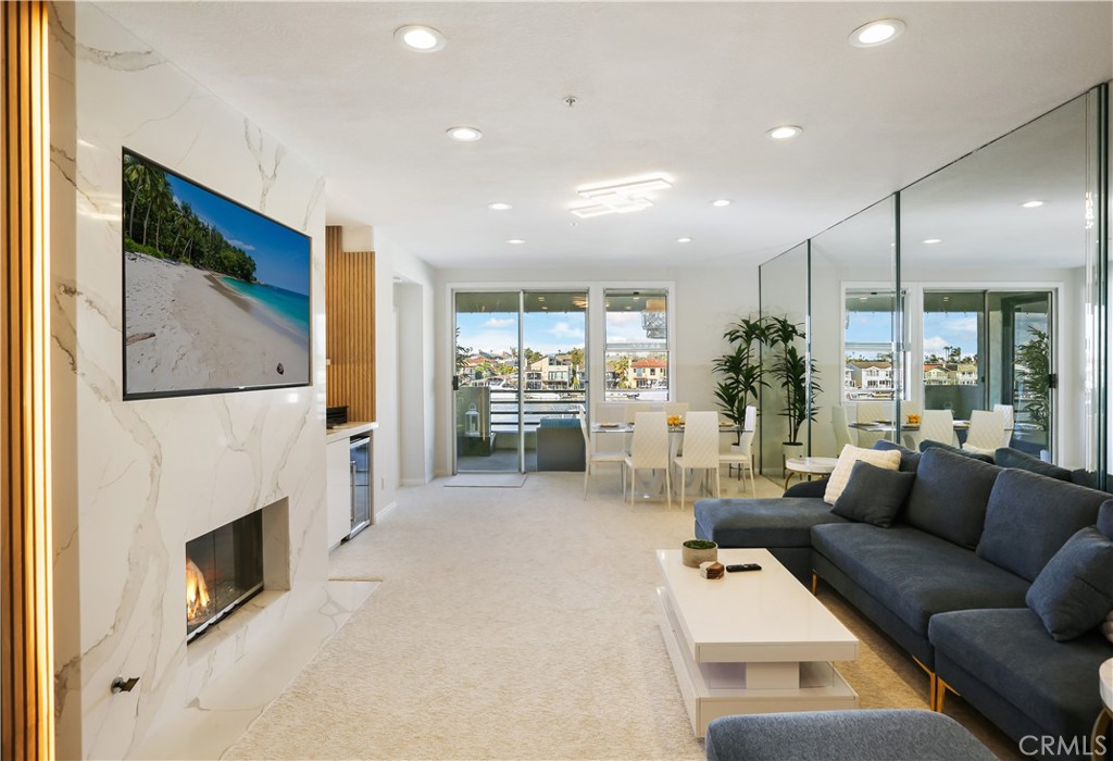 4165 Warner Avenue 202