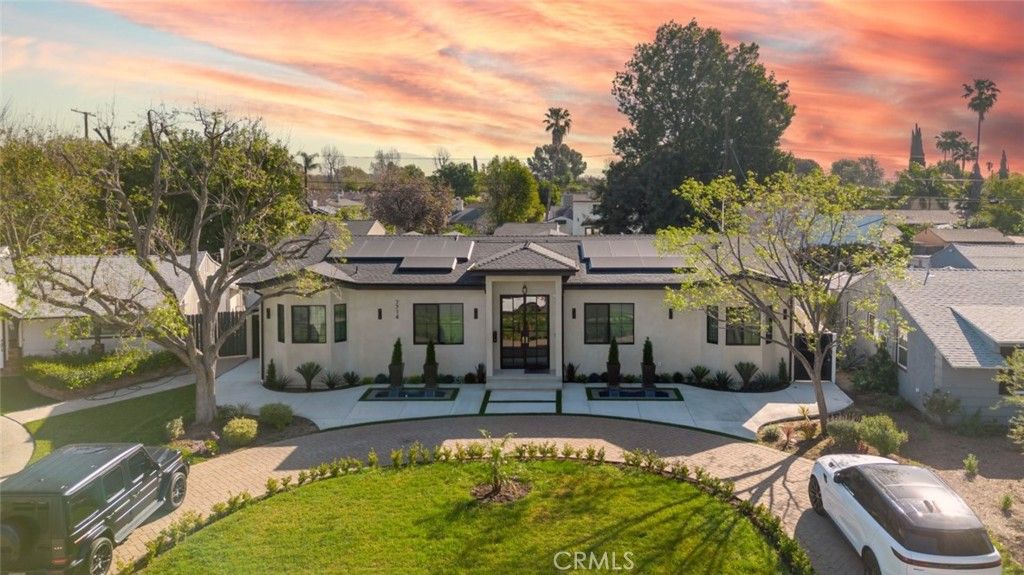 Photo of 7714 Lasaine Avenue, Northridge, CA 91325 (MLS # SR26052265)