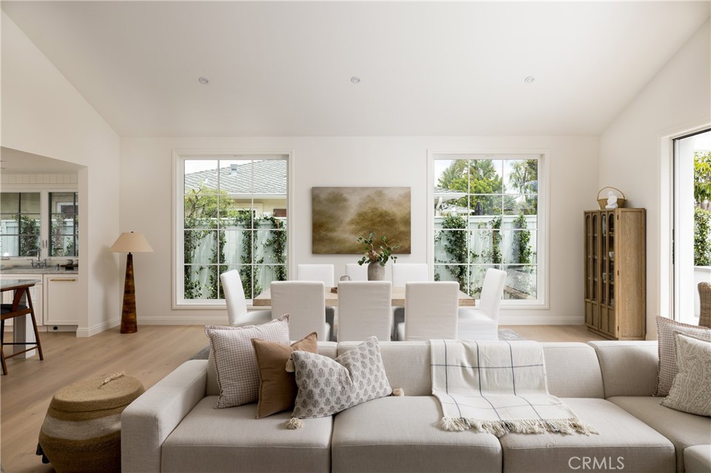 1112 Pembroke Lane