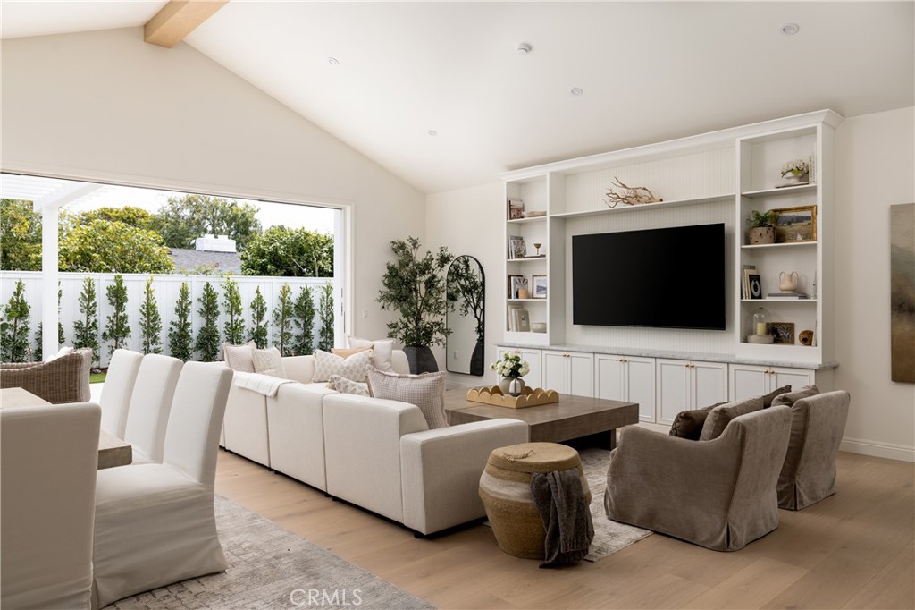 1112 Pembroke Lane, Newport Beach CA 92660 - Photo 9