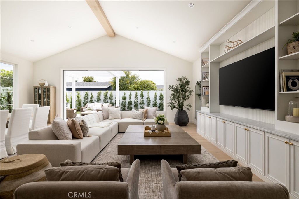 1112 Pembroke Lane, Newport Beach CA 92660 - Photo 7