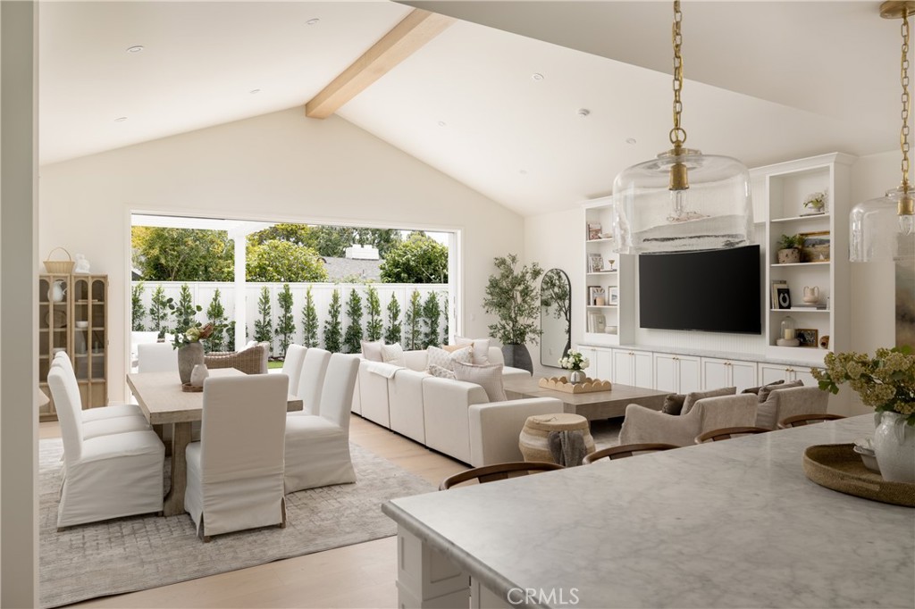 1112 Pembroke Lane