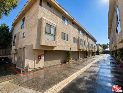 Tiny photo for 15173 Magnolia Boulevard #E, Los Angeles, CA 91403 (MLS # 26864643)