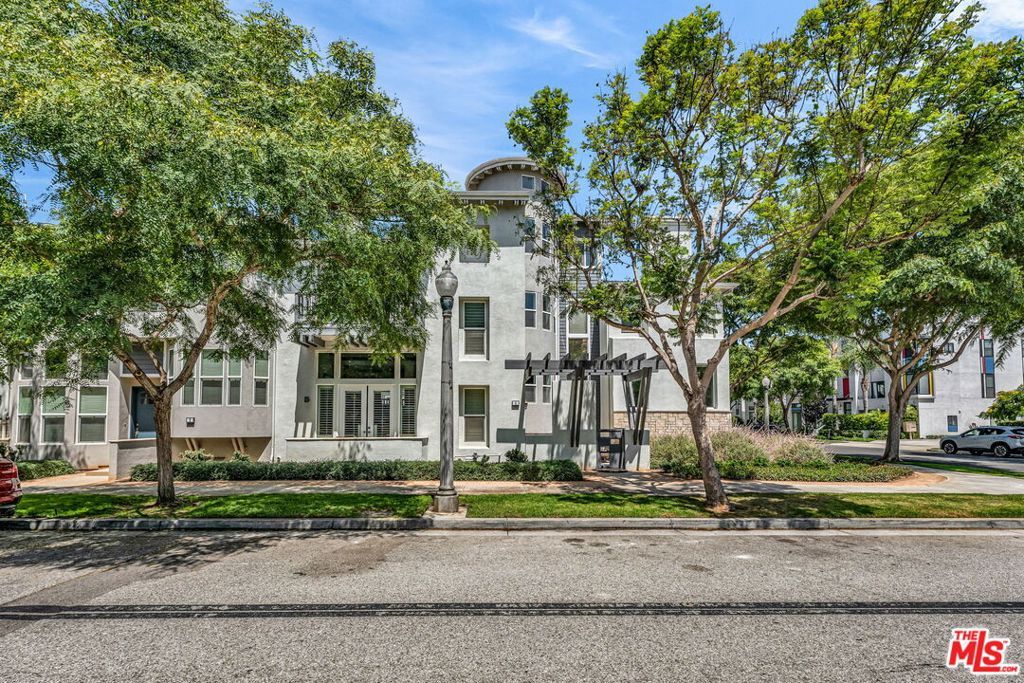 Photo of 6020 Celedon Crk #4, Playa Vista, CA 90094 (MLS # 25616127)