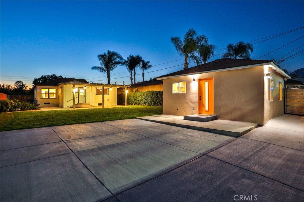 664 N 8th Avenue