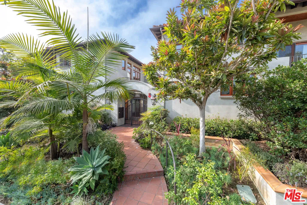 Santa Monica, California 90403, United States, 2 Bedrooms Bedrooms, ,3 BathroomsBathrooms,Residential,Active,157019