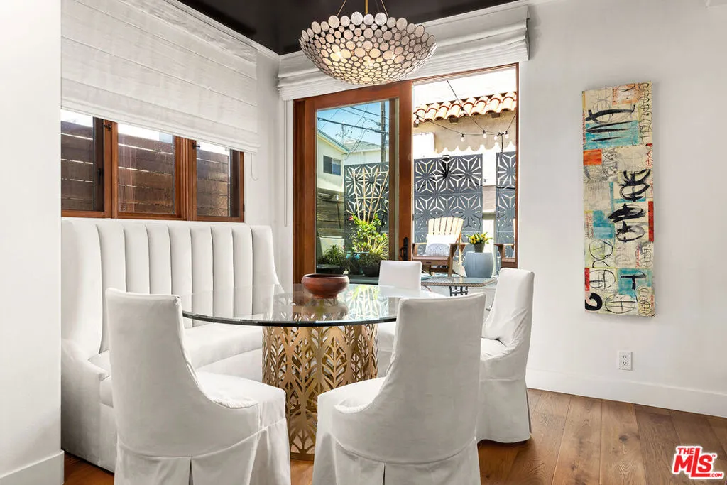 Santa Monica, California 90403, United States, 2 Bedrooms Bedrooms, ,3 BathroomsBathrooms,Residential,Active,157019