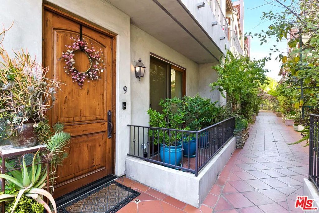 Santa Monica, California 90403, United States, 2 Bedrooms Bedrooms, ,3 BathroomsBathrooms,Residential,Active,157019