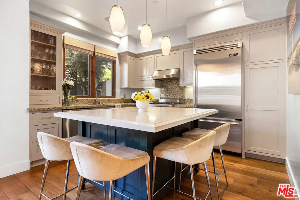 Santa Monica, California 90403, United States, 2 Bedrooms Bedrooms, ,3 BathroomsBathrooms,Residential,Active,157019