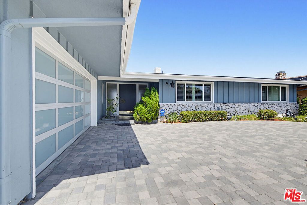Photo of 4107 Punta Alta Drive, Los Angeles, CA 90008 (MLS # 26753825)