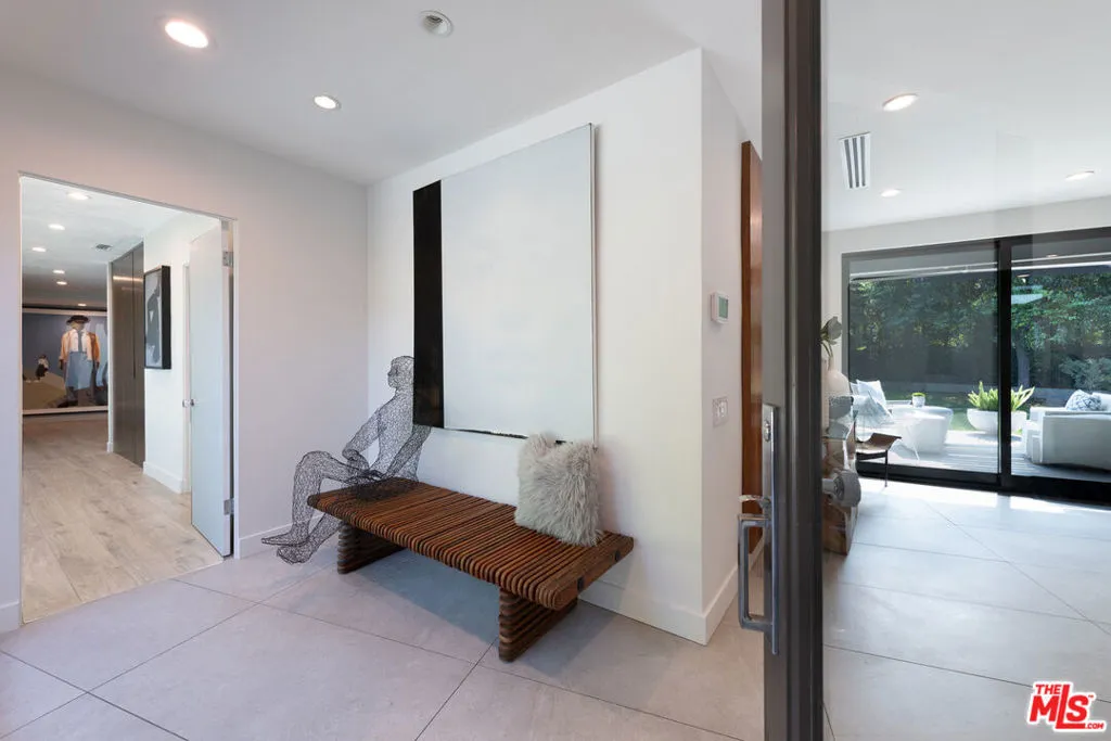 Encino, California 91436, United States, 5 Bedrooms Bedrooms, ,6 BathroomsBathrooms,Residential,Active,236038