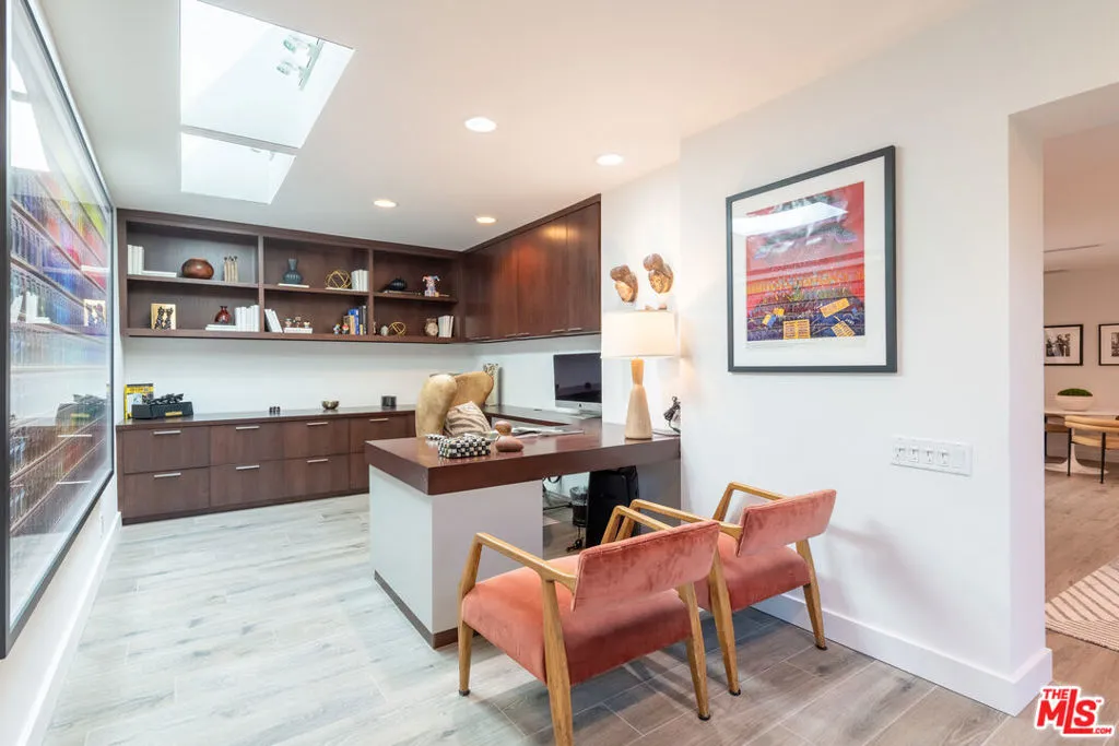 Encino, California 91436, United States, 5 Bedrooms Bedrooms, ,6 BathroomsBathrooms,Residential,Active,236038