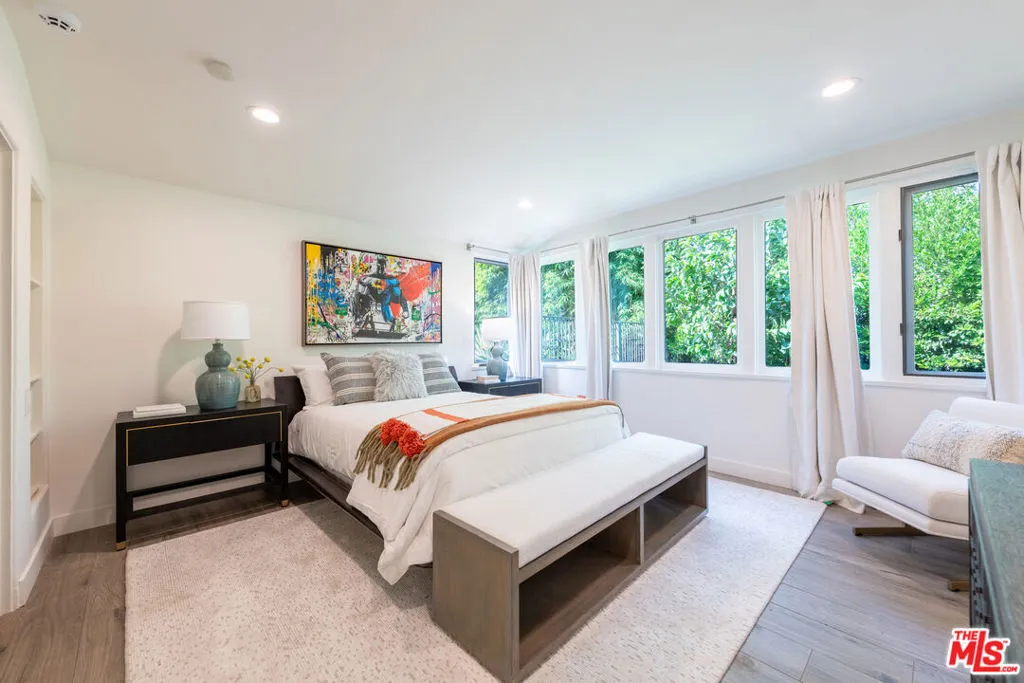 Encino, California 91436, United States, 5 Bedrooms Bedrooms, ,6 BathroomsBathrooms,Residential,Active,236038