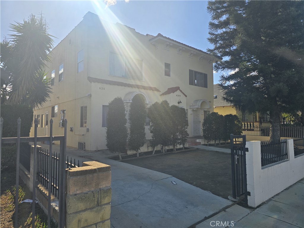 620 W 41st