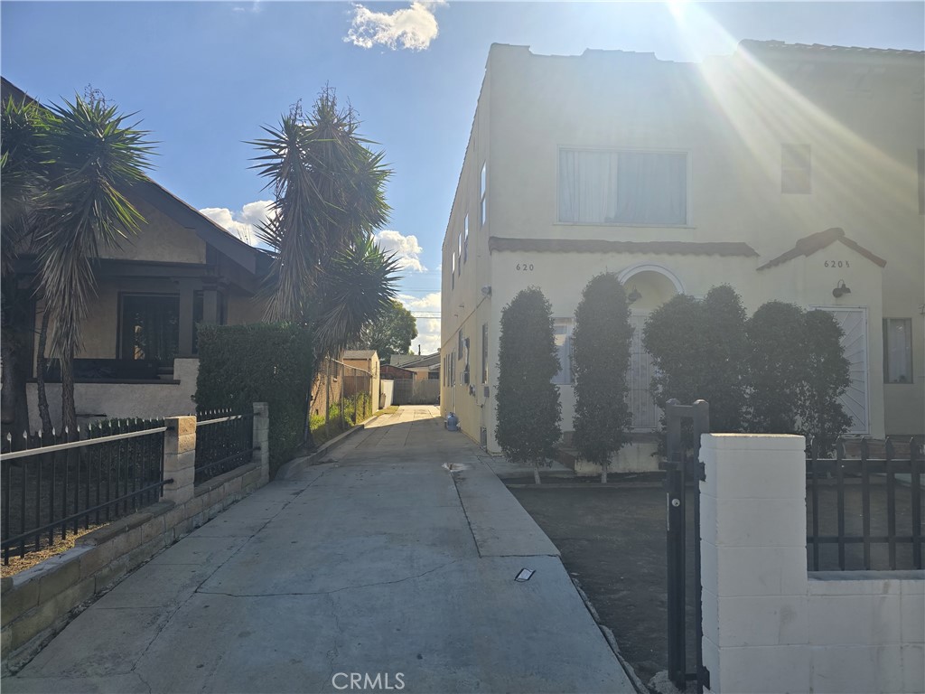 620 W 41st