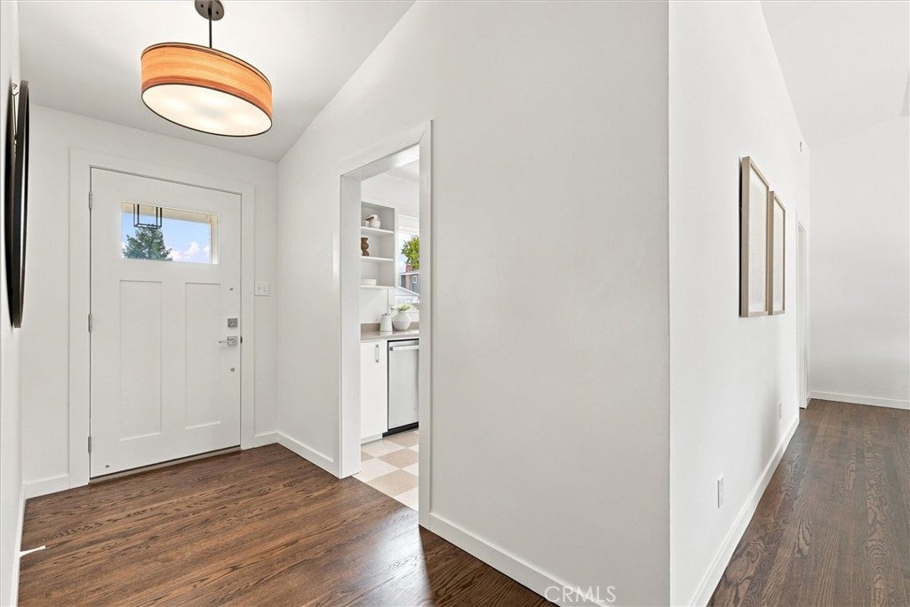 828 Willow