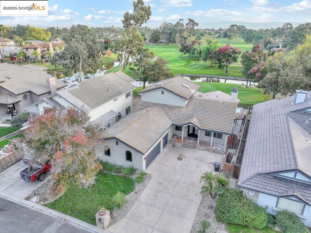 DISCOVERY BAY COUNTRY CLUB - Residential