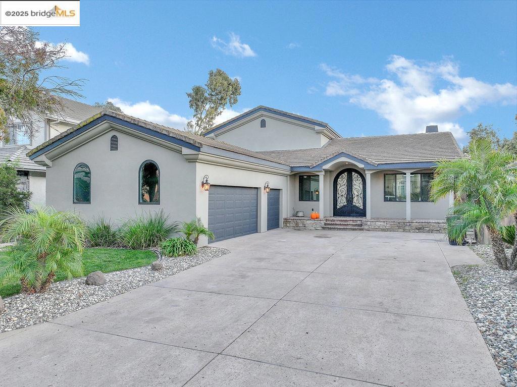 DISCOVERY BAY COUNTRY CLUB - Residential