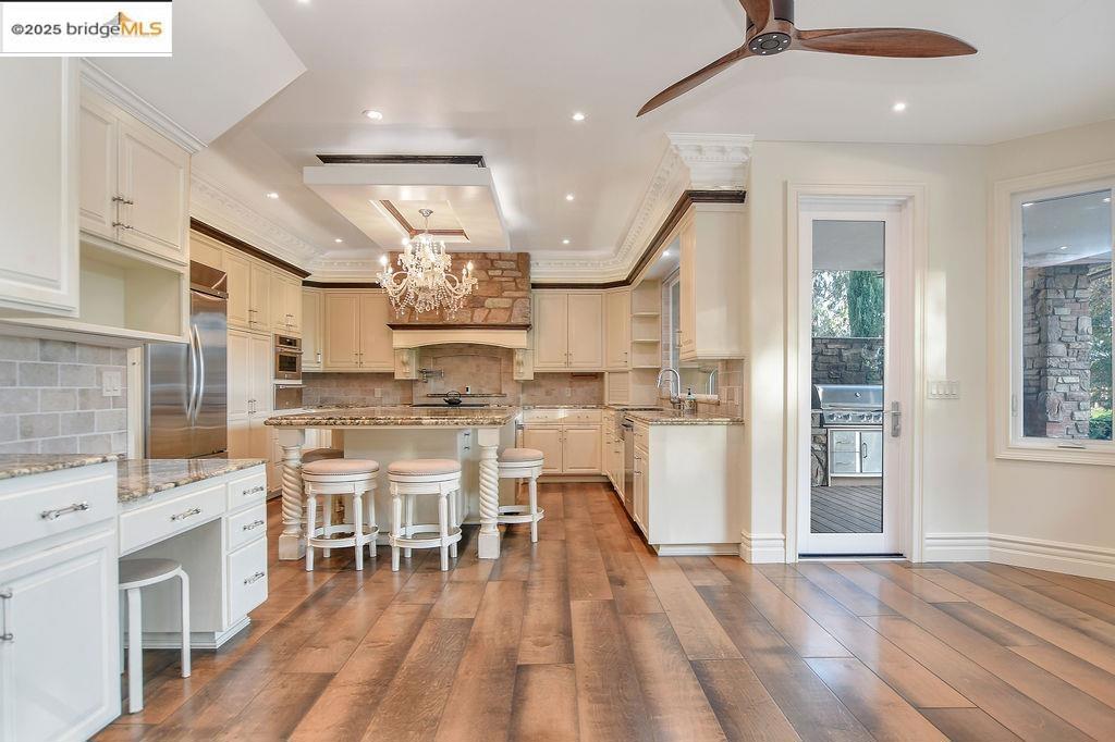 DISCOVERY BAY COUNTRY CLUB - Residential