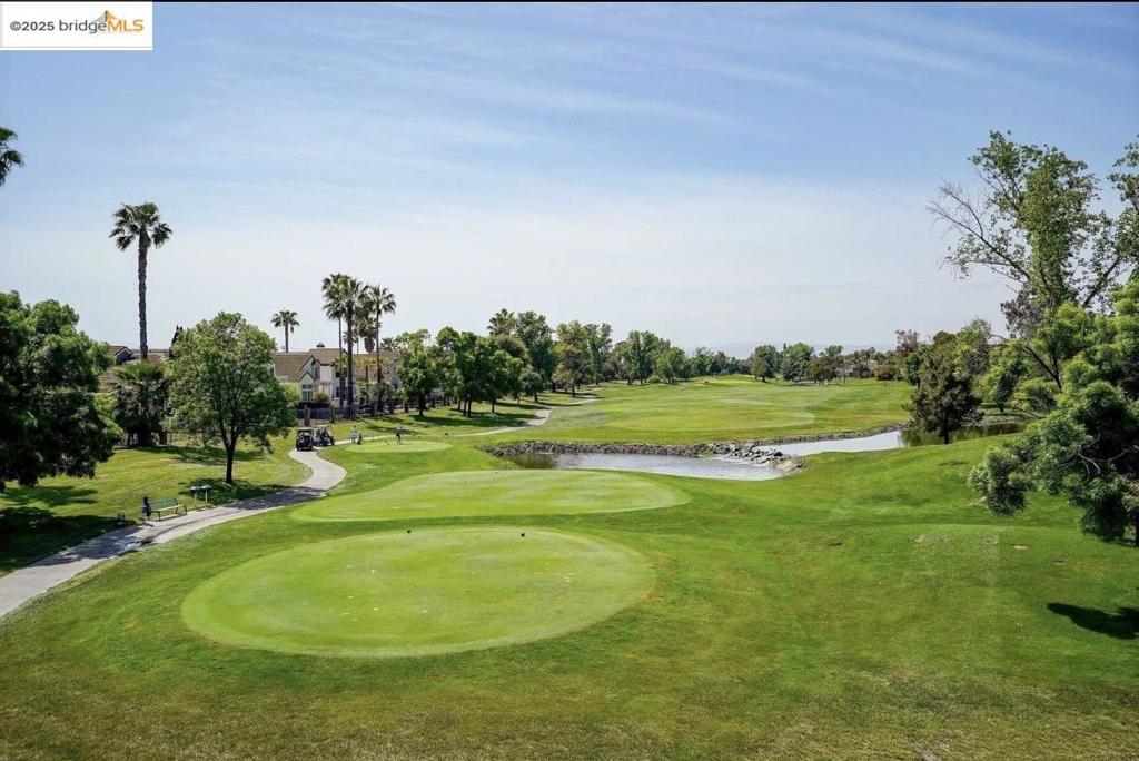 DISCOVERY BAY COUNTRY CLUB - Residential