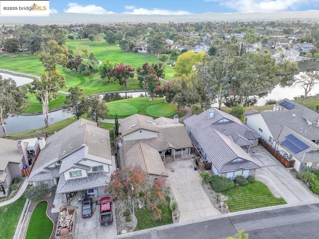 DISCOVERY BAY COUNTRY CLUB - Residential