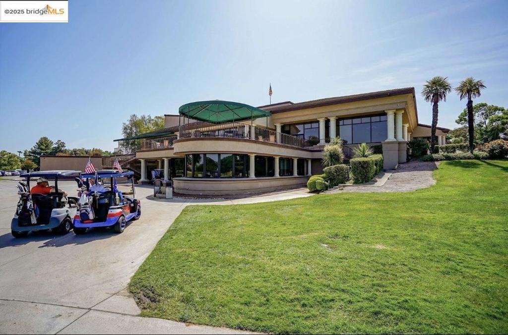 DISCOVERY BAY COUNTRY CLUB - Residential