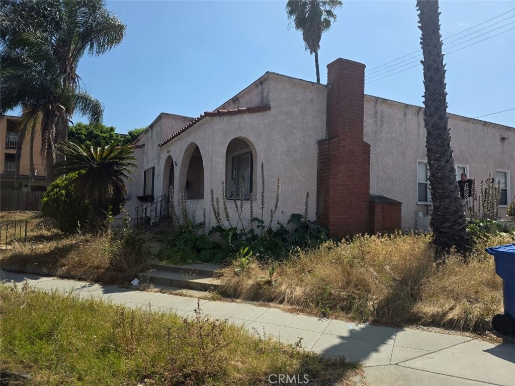 354 E Carson