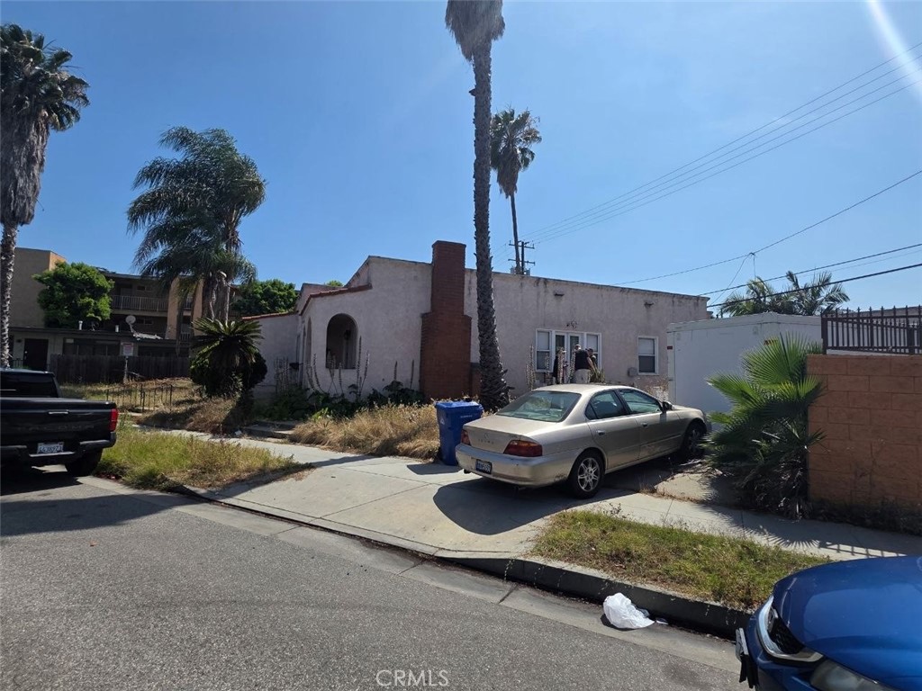354 E Carson