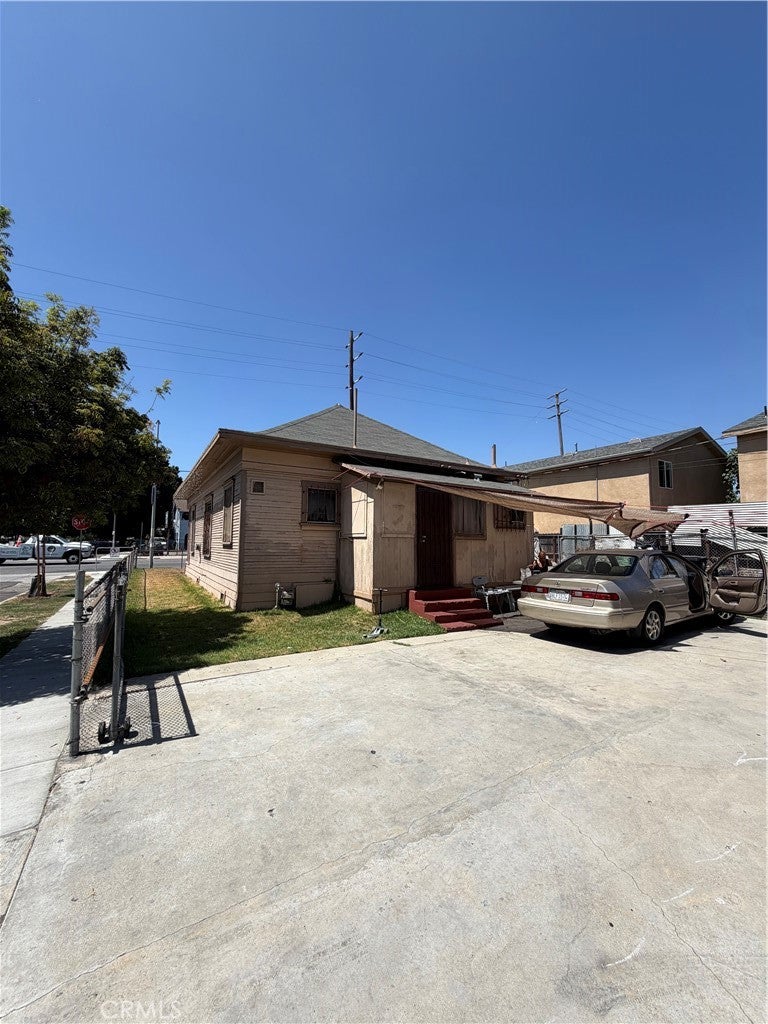 5526 Compton Avenue