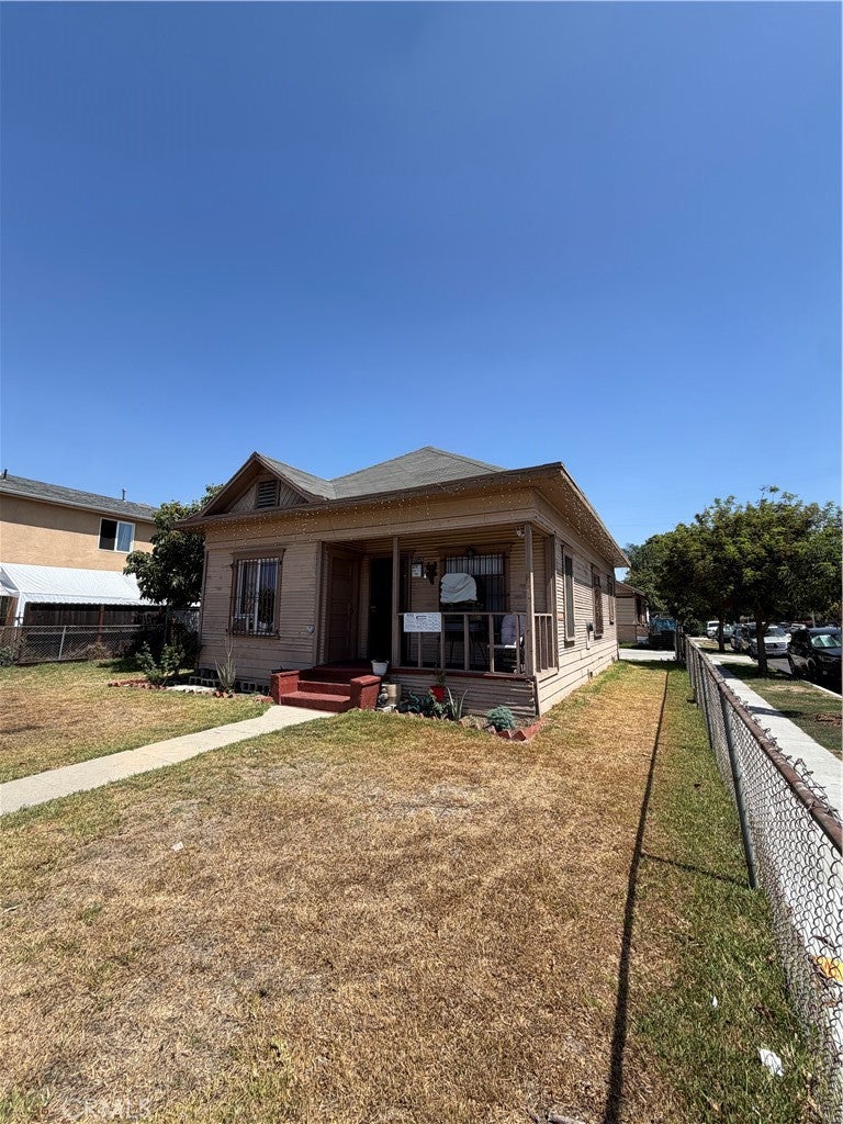 5526 Compton Avenue