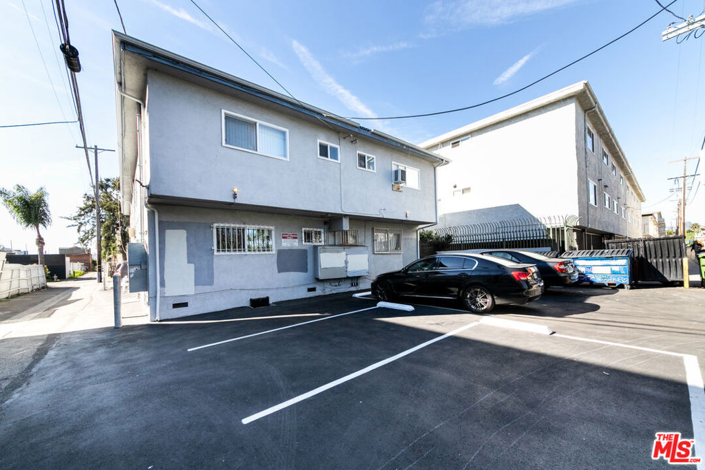 3766 S Canfield Avenue