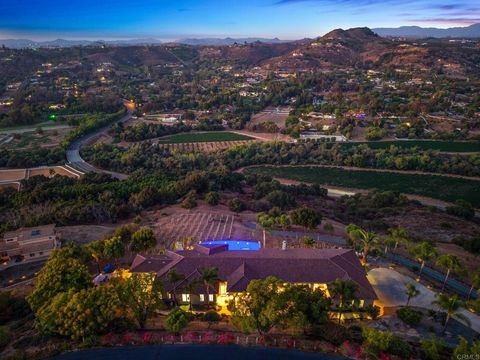 30330 Via Maria Elena Bonsall CA 92003