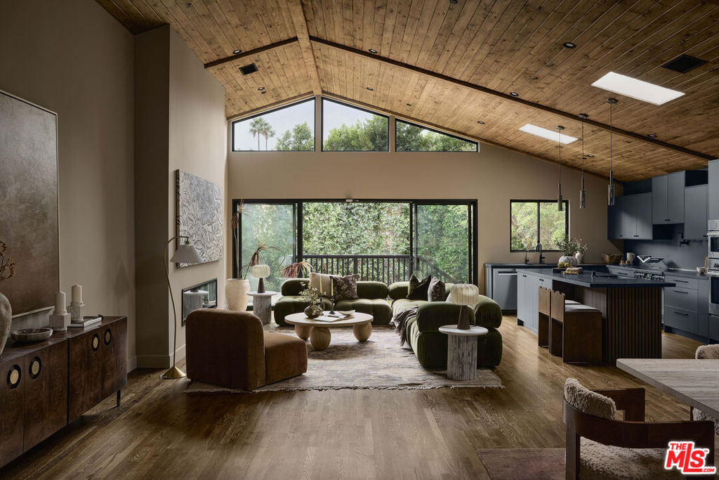 12406 La Maida Street