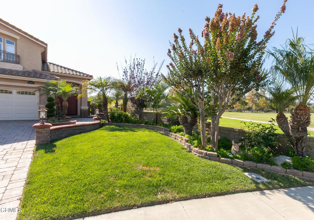 493 Avenida Valencia