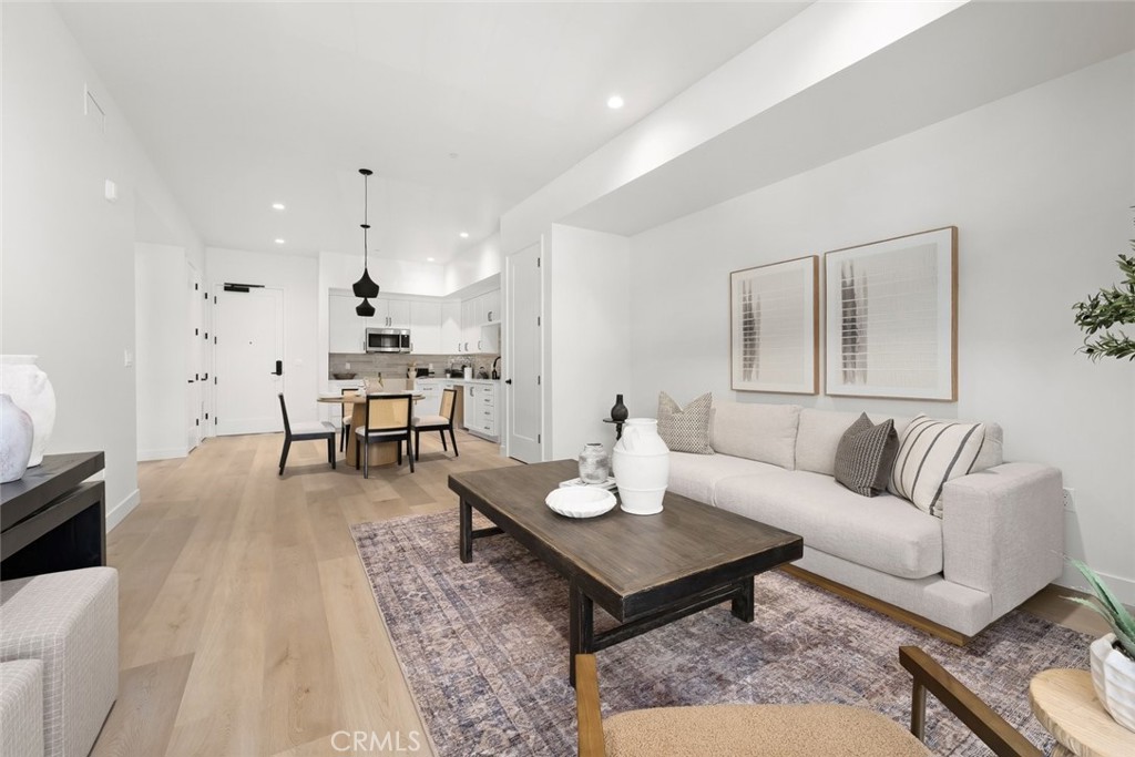 581 Higuera Street 207