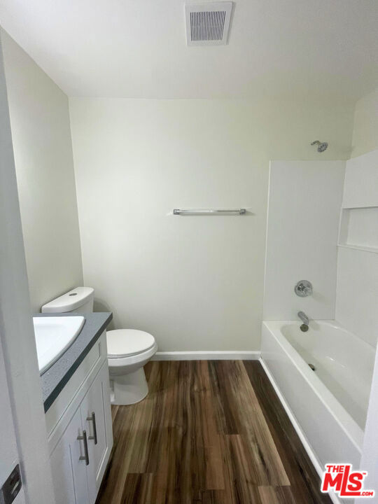 3160 Vineland Avenue 5