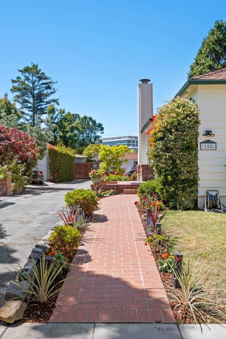 108 Burlingame Avenue