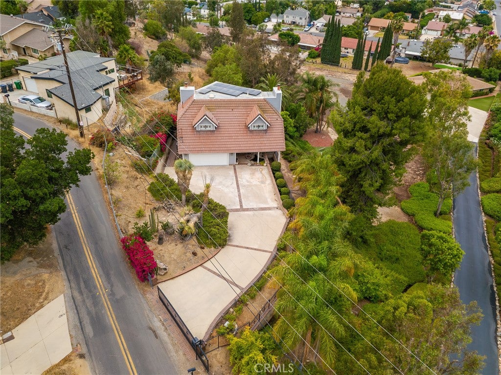 19013 Consul Ave